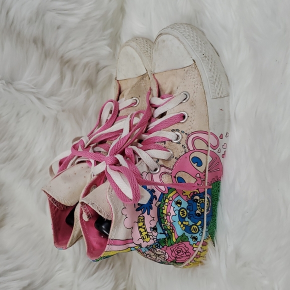 Converse Shoes - Converse Women’s canvas print size 6